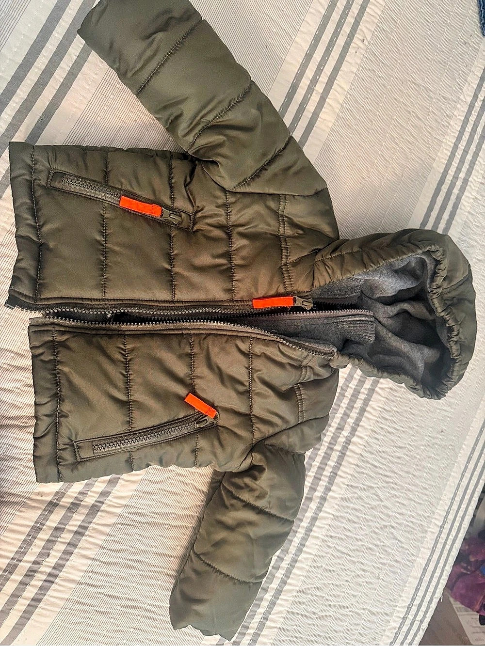 Rothschild Hooded Puffer Jacket in Green Baby 12M Like New